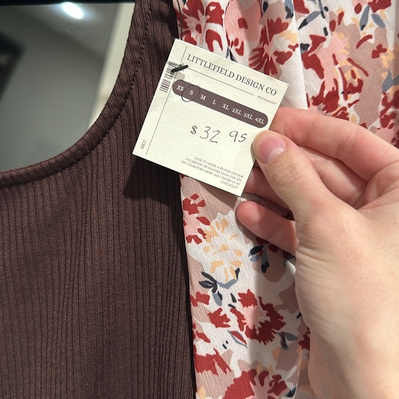 Brown bodysuit with floral sleeves - Picture 2 of 4